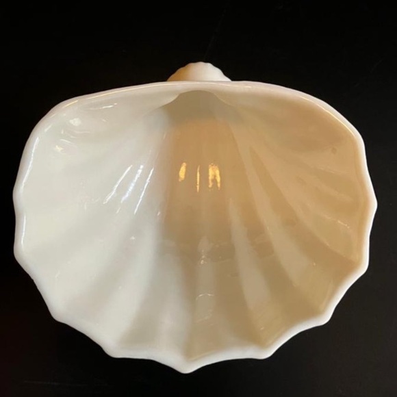 Vintage Belleek Mini Shell Trinket Dish Ireland - Picture 3 of 8